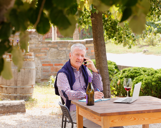 Laptop_Man_Outdoors_6